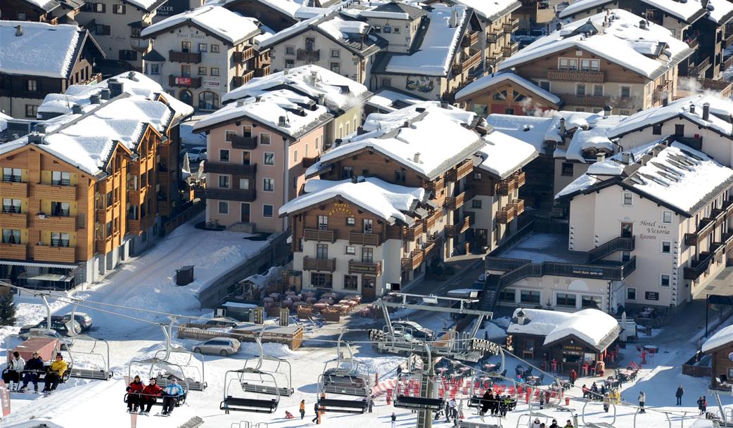 FREE SKI Hotel HELVETIA