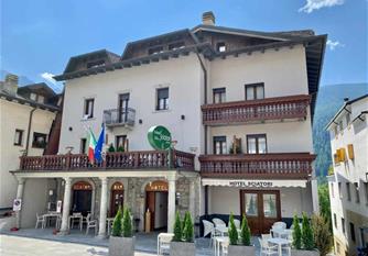 Hotel SCIATORI - Temú