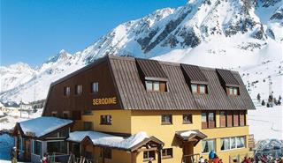 foto esterna Residence Serodine.jpg